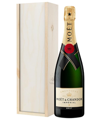 Moet & Chandon Champagne Gift in Wooden Box
